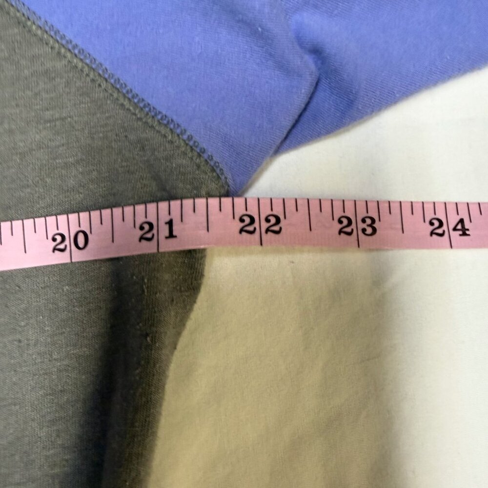 The North Face Women’s Raglan 3/4 Sleeve Graphic Tee‎ XL Gray/Blue EUC - Picture 8 of 9